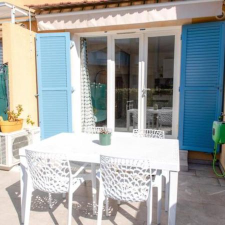 Mazet - A 300M De La Plage / Terrasse / Wifi / La Conciergerie Varoise La Londe-les-Maures Kültér fotó