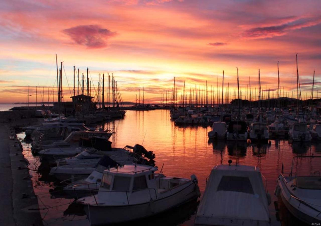 Mazet - A 300M De La Plage / Terrasse / Wifi / La Conciergerie Varoise La Londe-les-Maures Kültér fotó